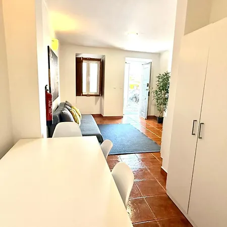 Lisboa, Lisbon, Charming Patio House, , Wifi, Air Conditioning, Near Metro, By Ig