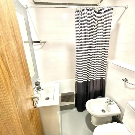 Lisboa, Lisbon, Charming Patio House, , Wifi, Air Conditioning, Near Metro, By Ig アパート