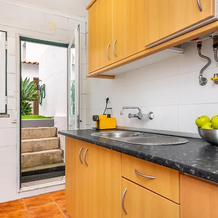 Lisboa, Lisbon, Charming Patio House, , Wifi, Air Conditioning, Near Metro, By Ig アパート *