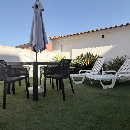 Lisboa, Lisbon, Charming Patio House, , Wifi, Air Conditioning, Near Metro, By Ig * リスボン